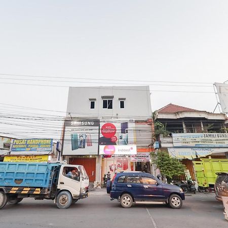 Hotel Reddoorz @ Gedangan Sidoarjo Zewnętrze zdjęcie
