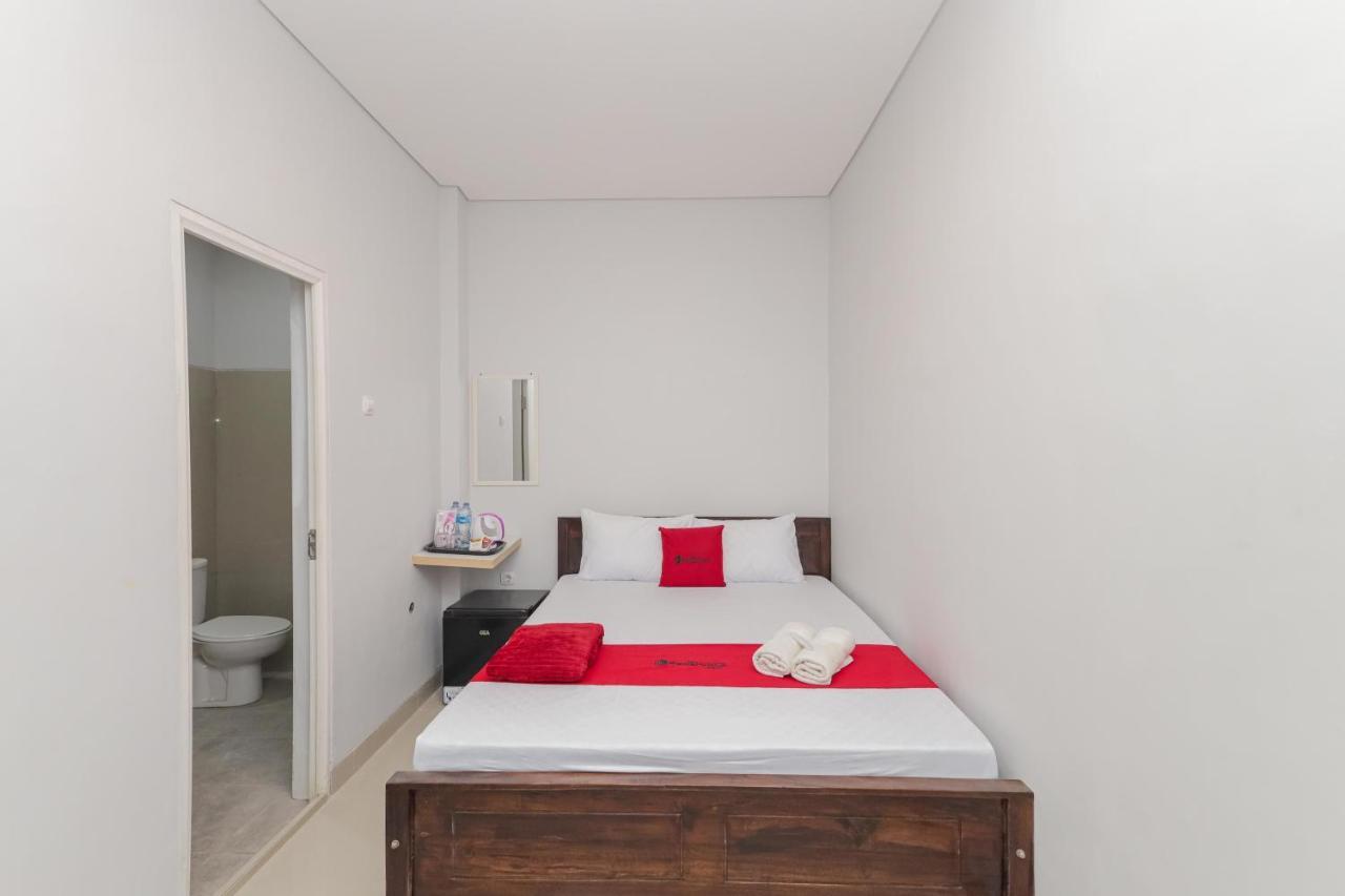 Hotel Reddoorz @ Gedangan Sidoarjo Zewnętrze zdjęcie