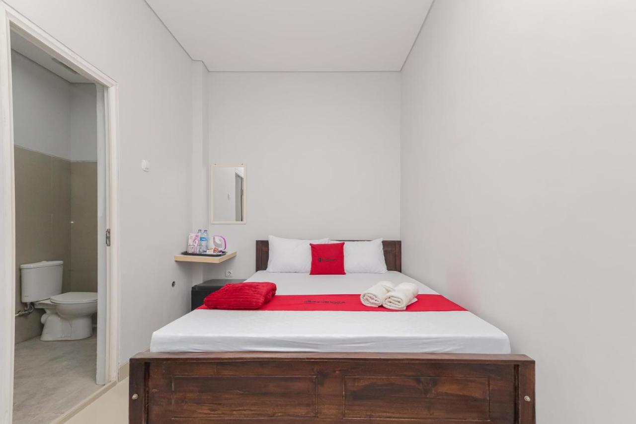 Hotel Reddoorz @ Gedangan Sidoarjo Zewnętrze zdjęcie