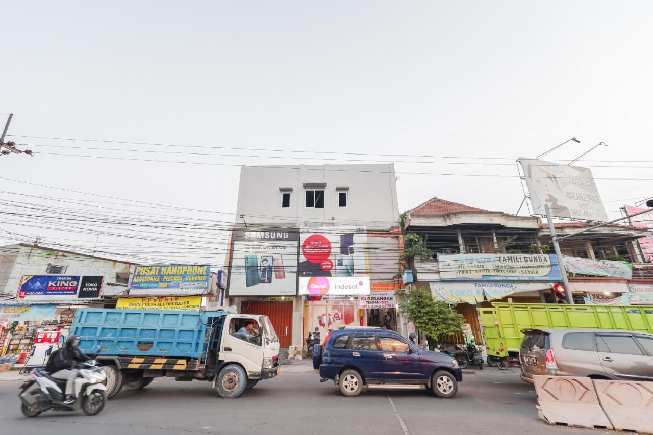 Hotel Reddoorz @ Gedangan Sidoarjo Zewnętrze zdjęcie