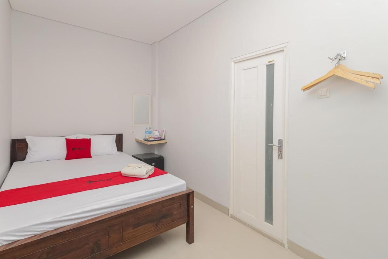 Hotel Reddoorz @ Gedangan Sidoarjo Zewnętrze zdjęcie