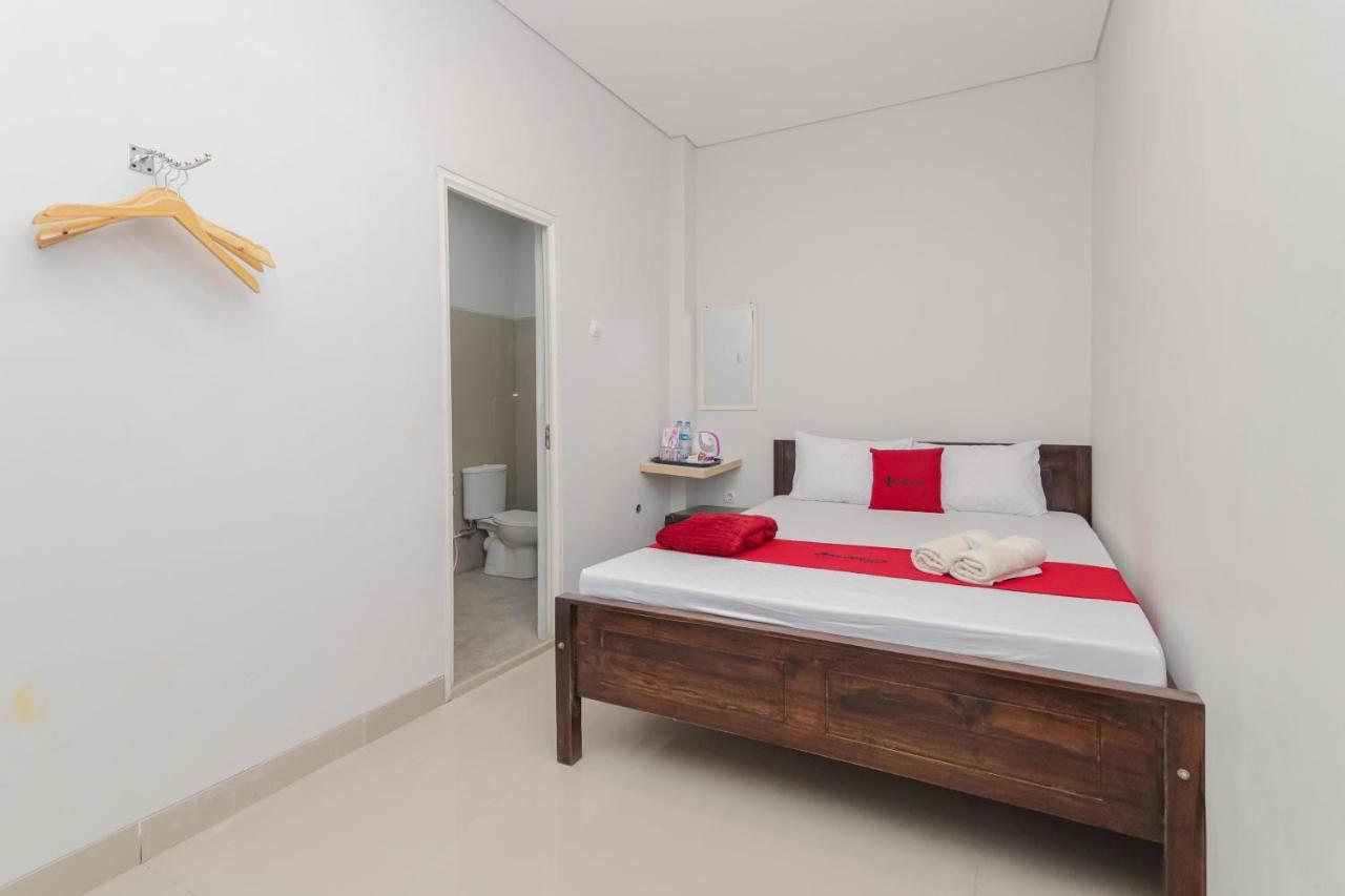 Hotel Reddoorz @ Gedangan Sidoarjo Zewnętrze zdjęcie